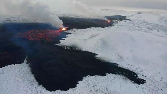 Photo taken on December 19 at 15:00 and shows the three fountains, the most powerful being from two of them. At the front of the picture is the lava tongue that stretches to the west just north of Stóra-Scógfell. (Photo: National Police Chief's Special Squad)