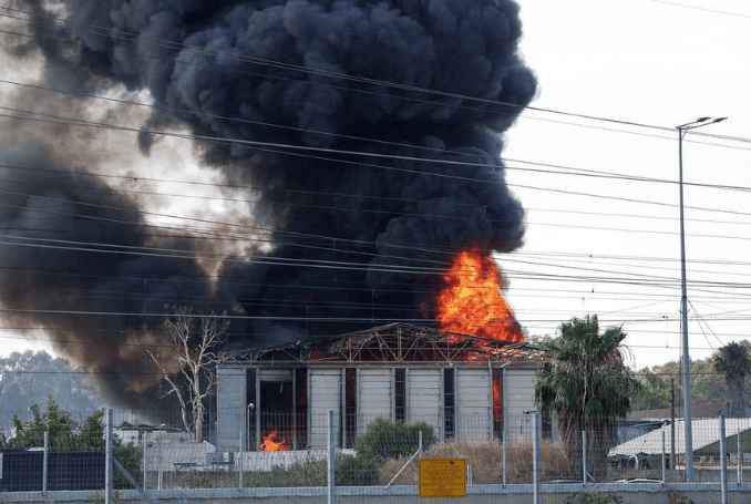   A fire broke out in Israel due to an Iranian missile. (Photo: via social media)